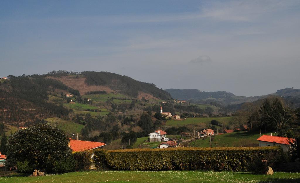 Casa Rural Llugaron I Affittacamere Miravalles Esterno foto